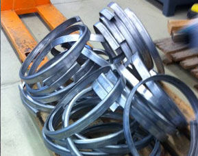 Ohyb nerezového profilu